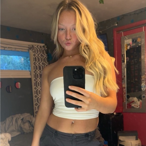 ava_peters